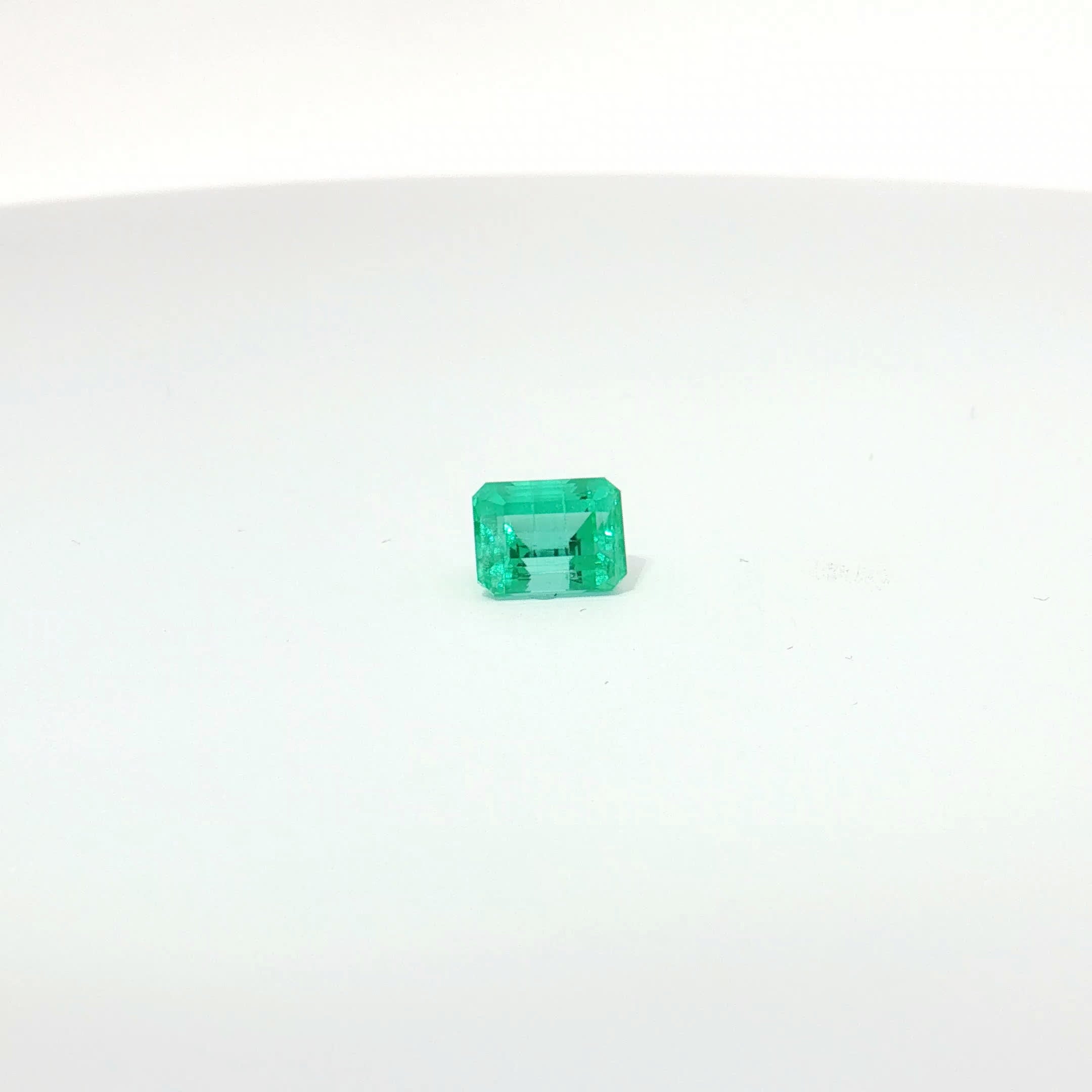 Vivid Green Emerald