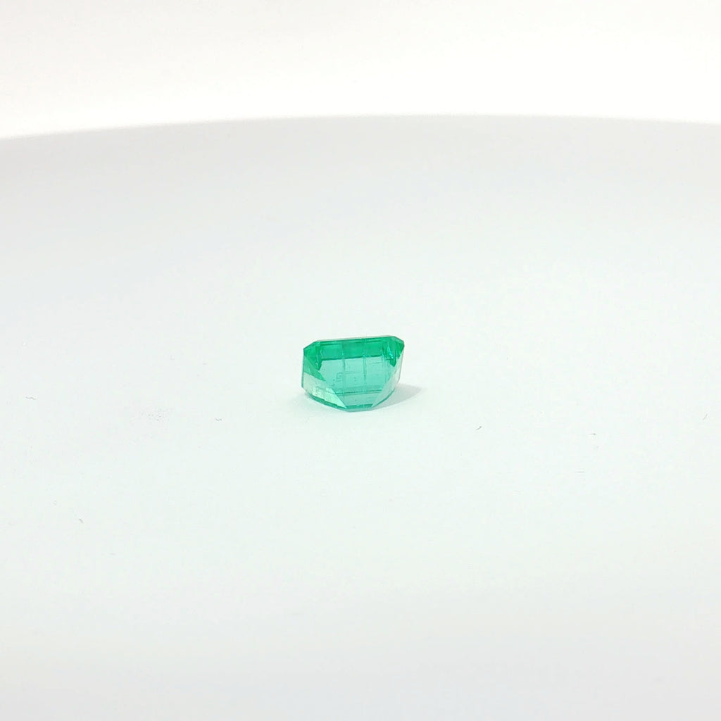 Vivid Green Emerald