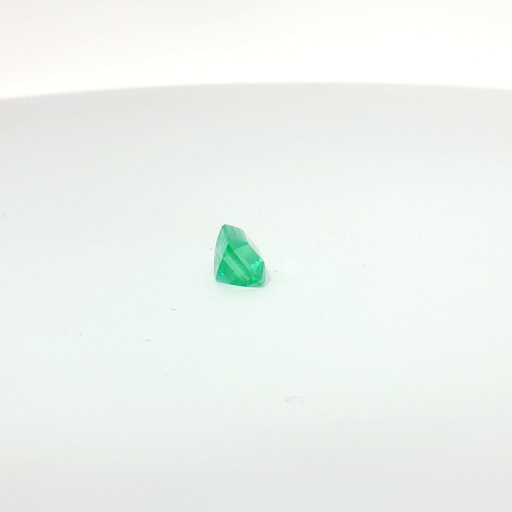 Vivid Green Emerald