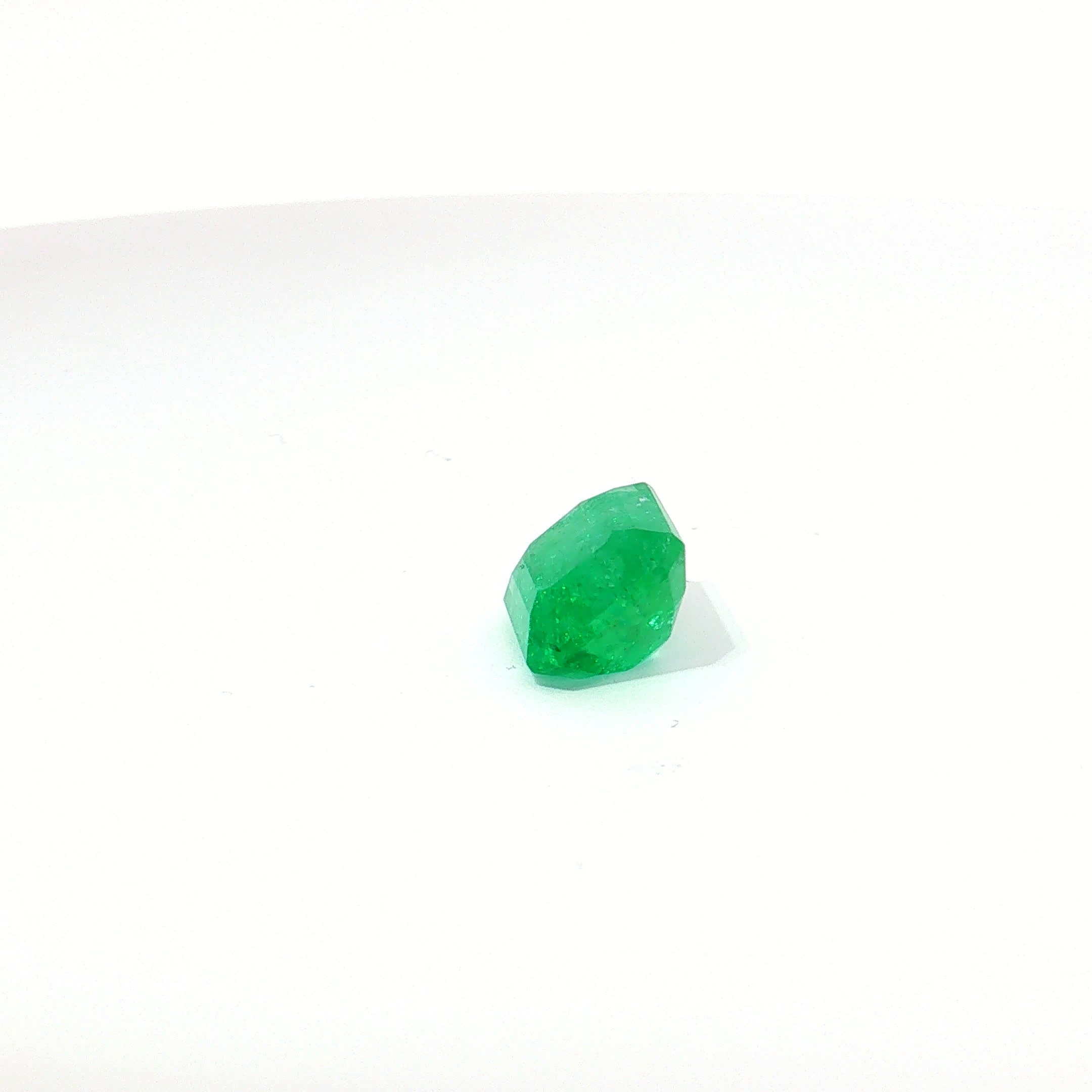 Vivid Green Emerald