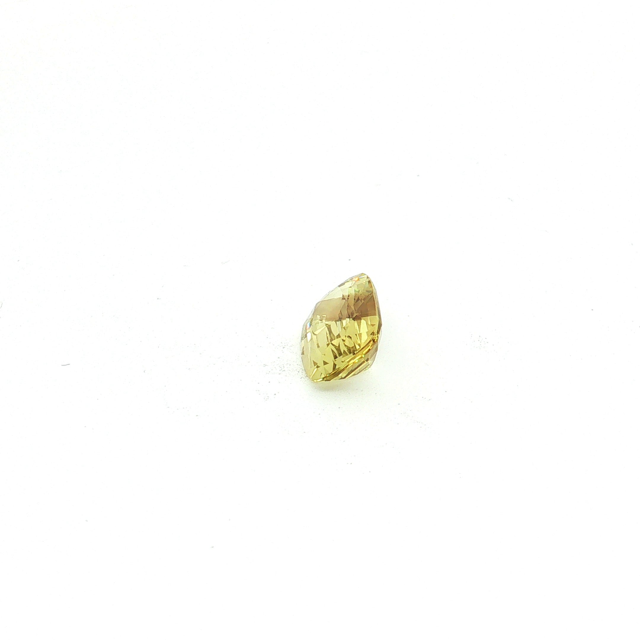 Yellow Chrysoberyl, 4.62 ct — view 2