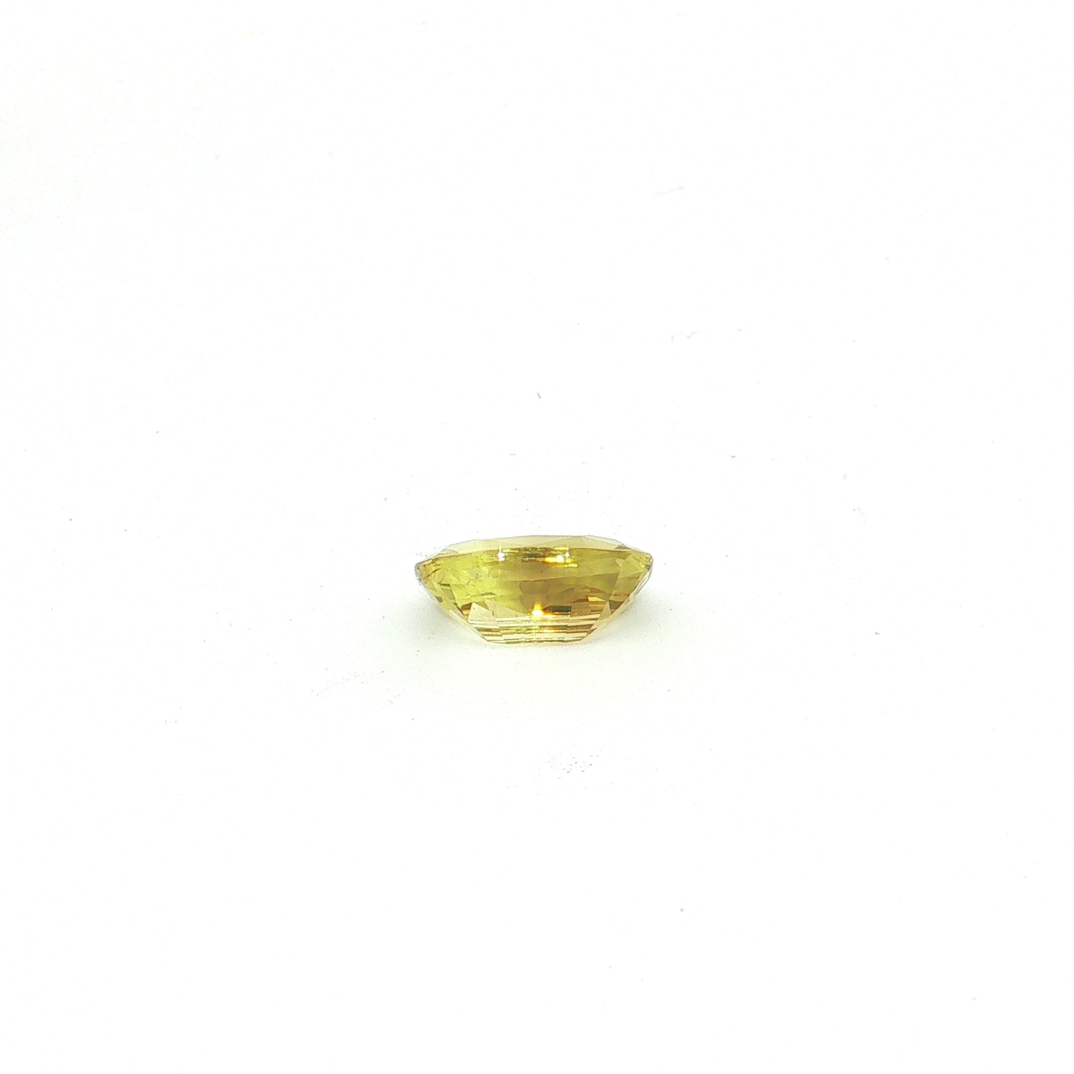 Yellow Chrysoberyl, 4.62 ct — view 3