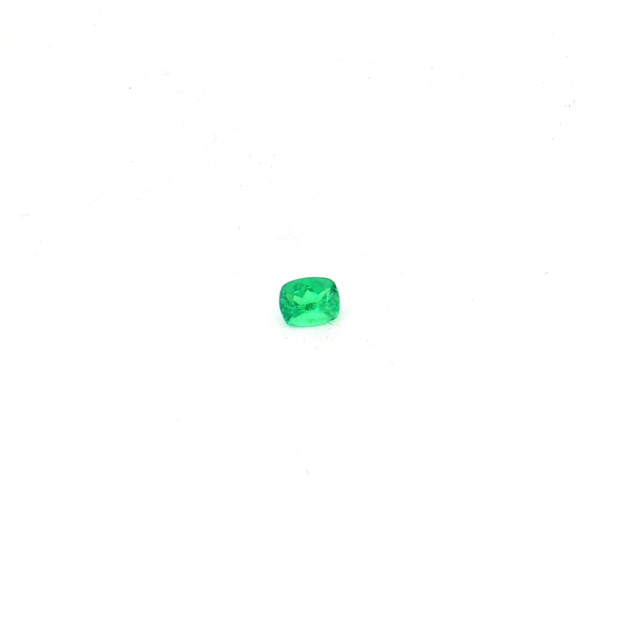 Green Sodalite, 0.46 ct, Cushion