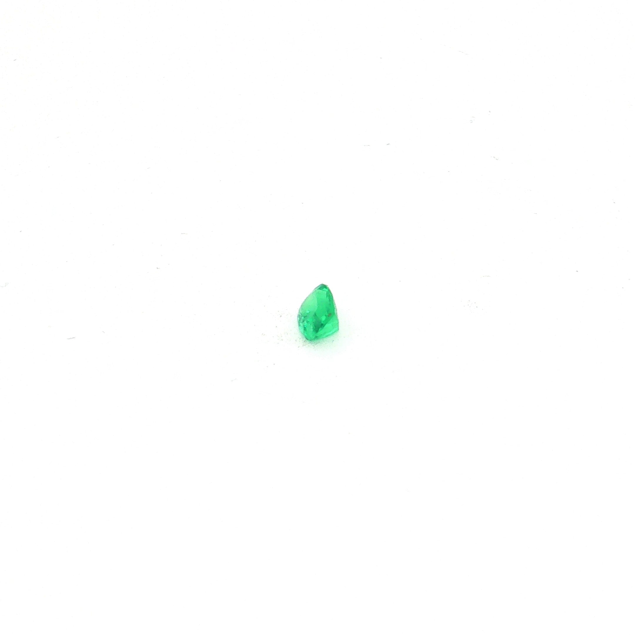 Green Sodalite, 0.46 ct — view 2