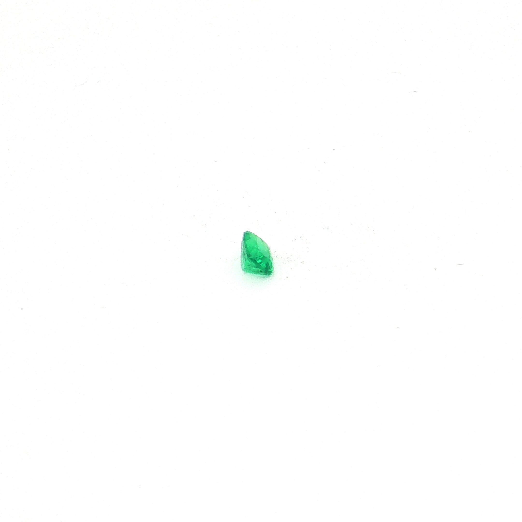 Green Sodalite, 0.46 ct — view 4