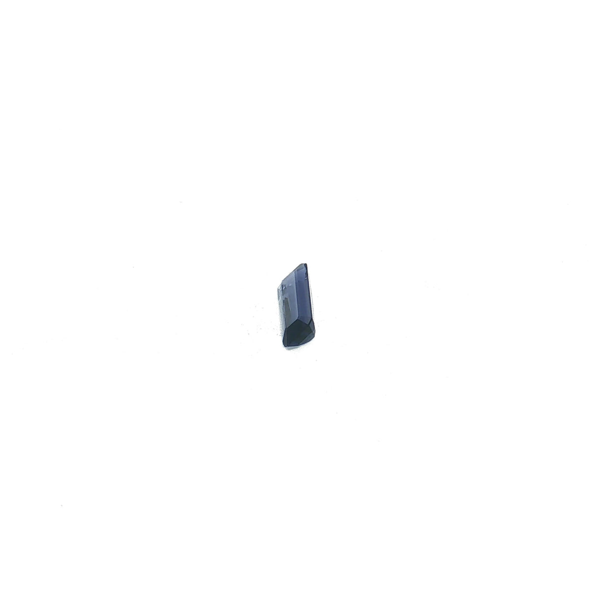 Violet Iolite, 0.94 ct — view 2