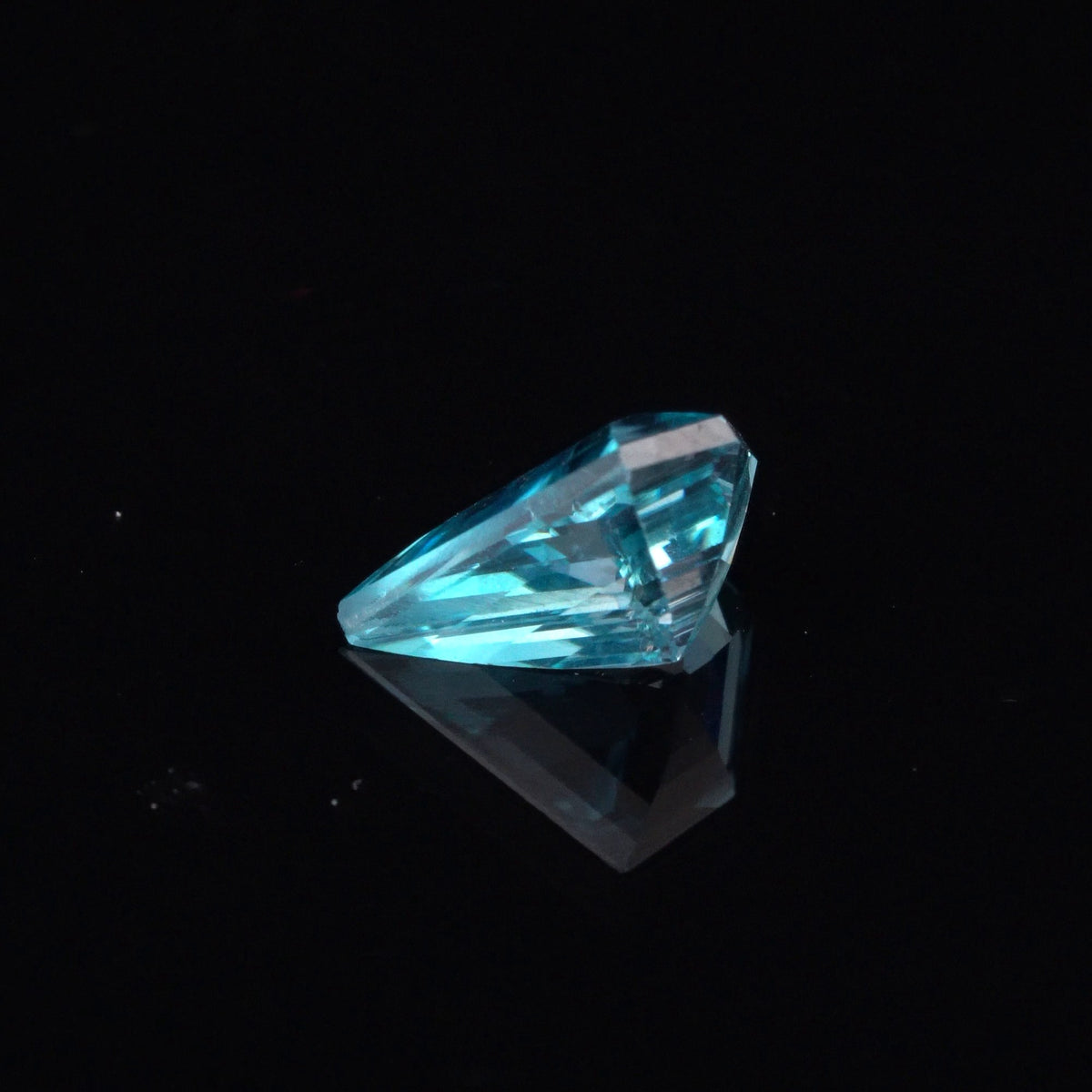 Electric Blue Zircon · 2.66 ct