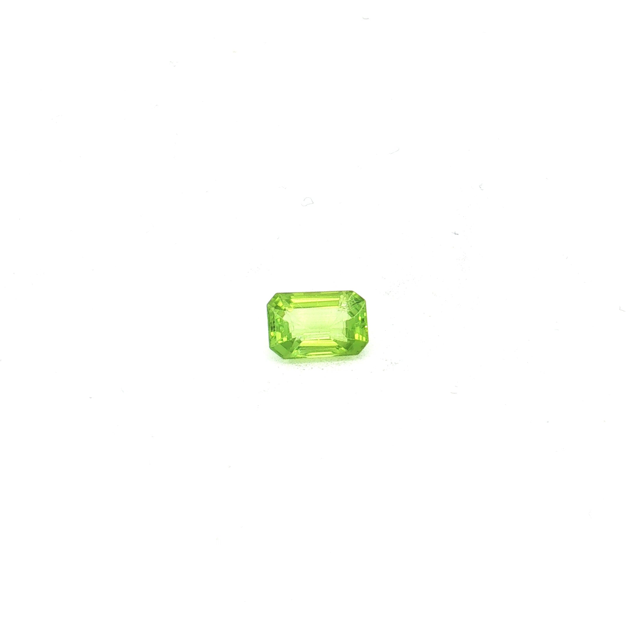 Emerald-Cut Yellowish Green Peridot UN-0302