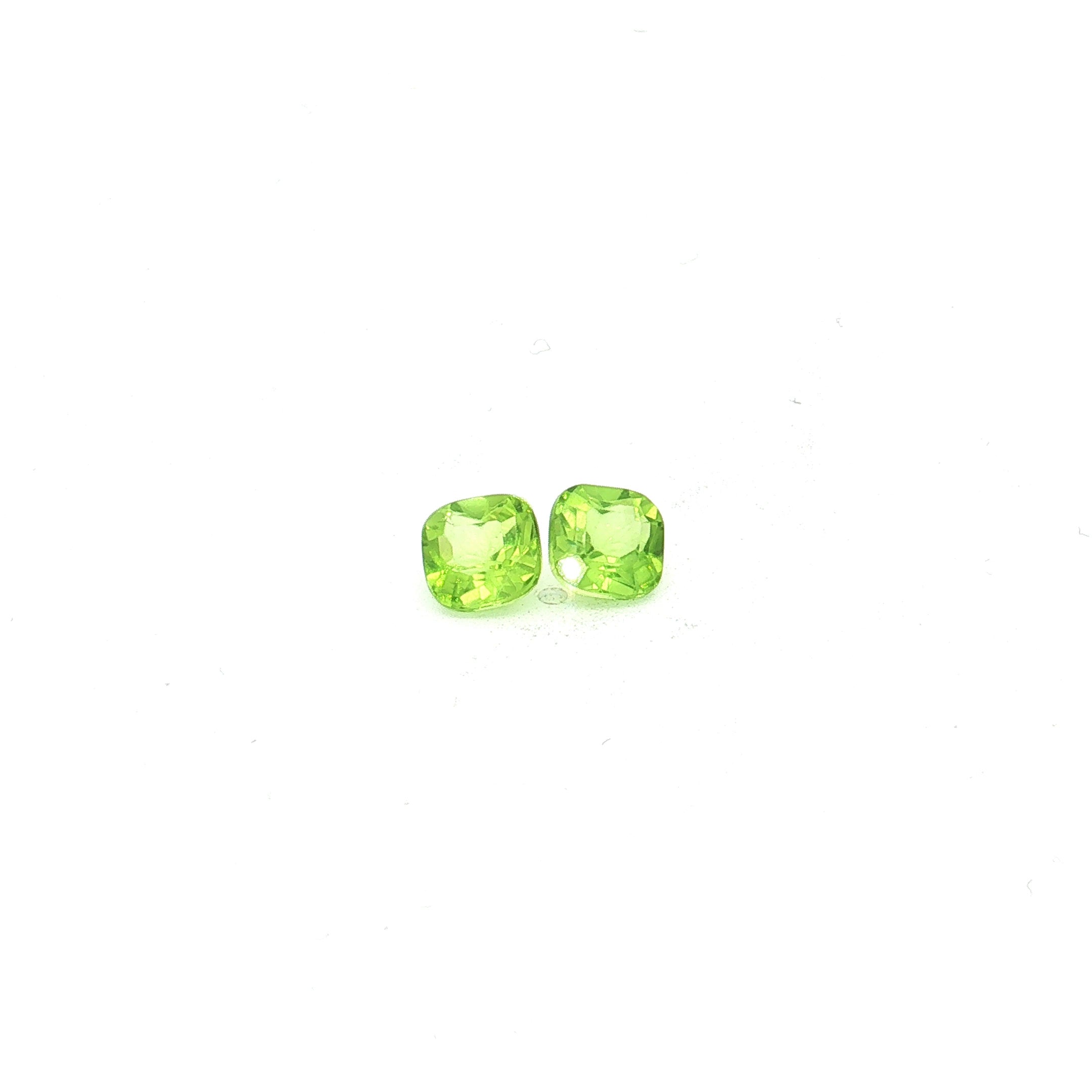 Yellowish Green Peridot Pair UN-0303