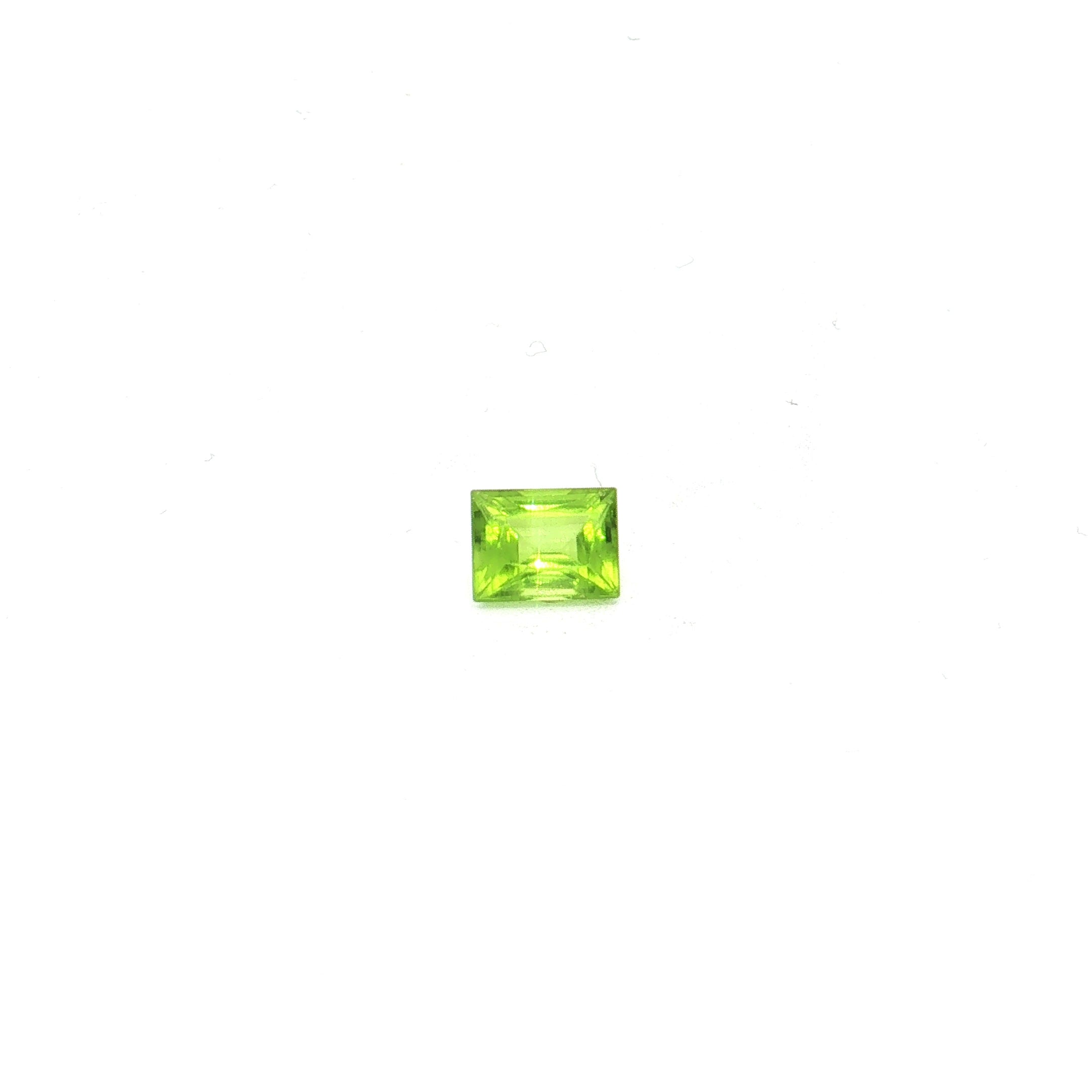 Emerald-Cut Yellowish Green Peridot UN-0305