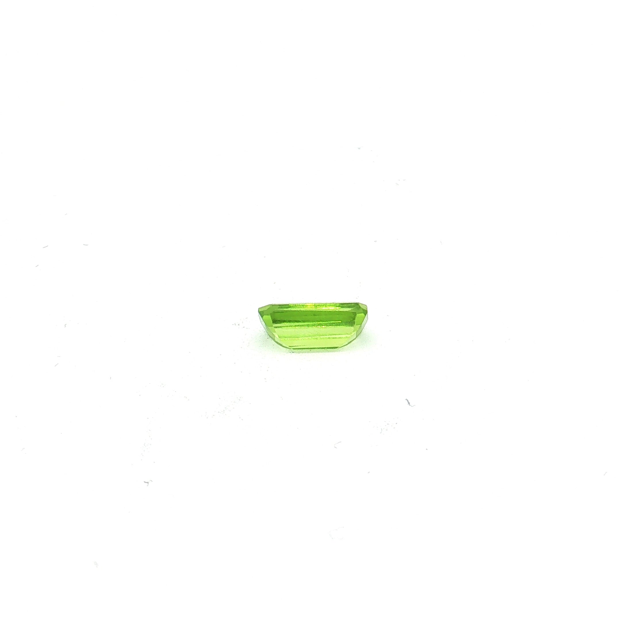 Emerald-Cut Yellowish Green Peridot UN-0312