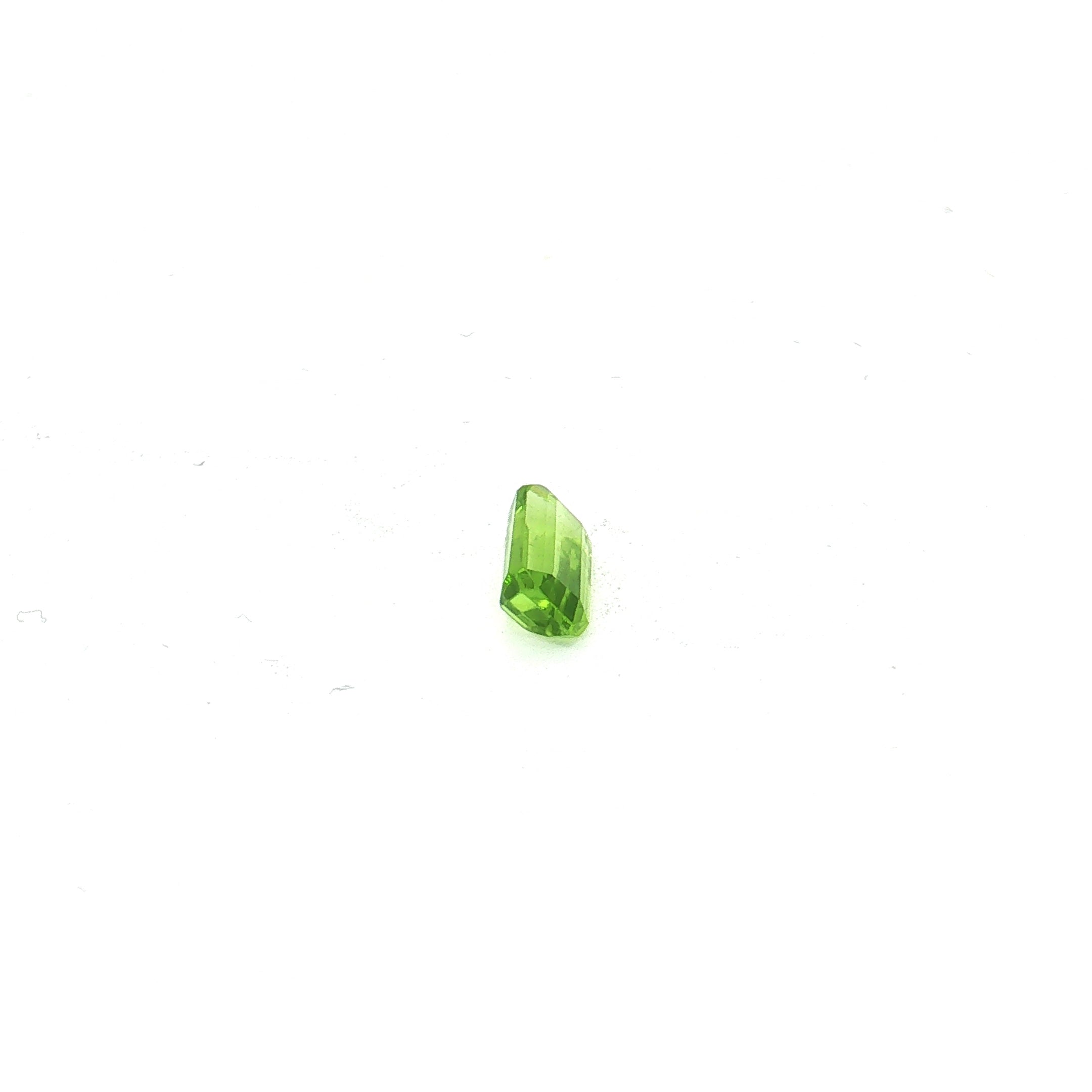 Emerald-Cut Yellowish Green Peridot UN-0312