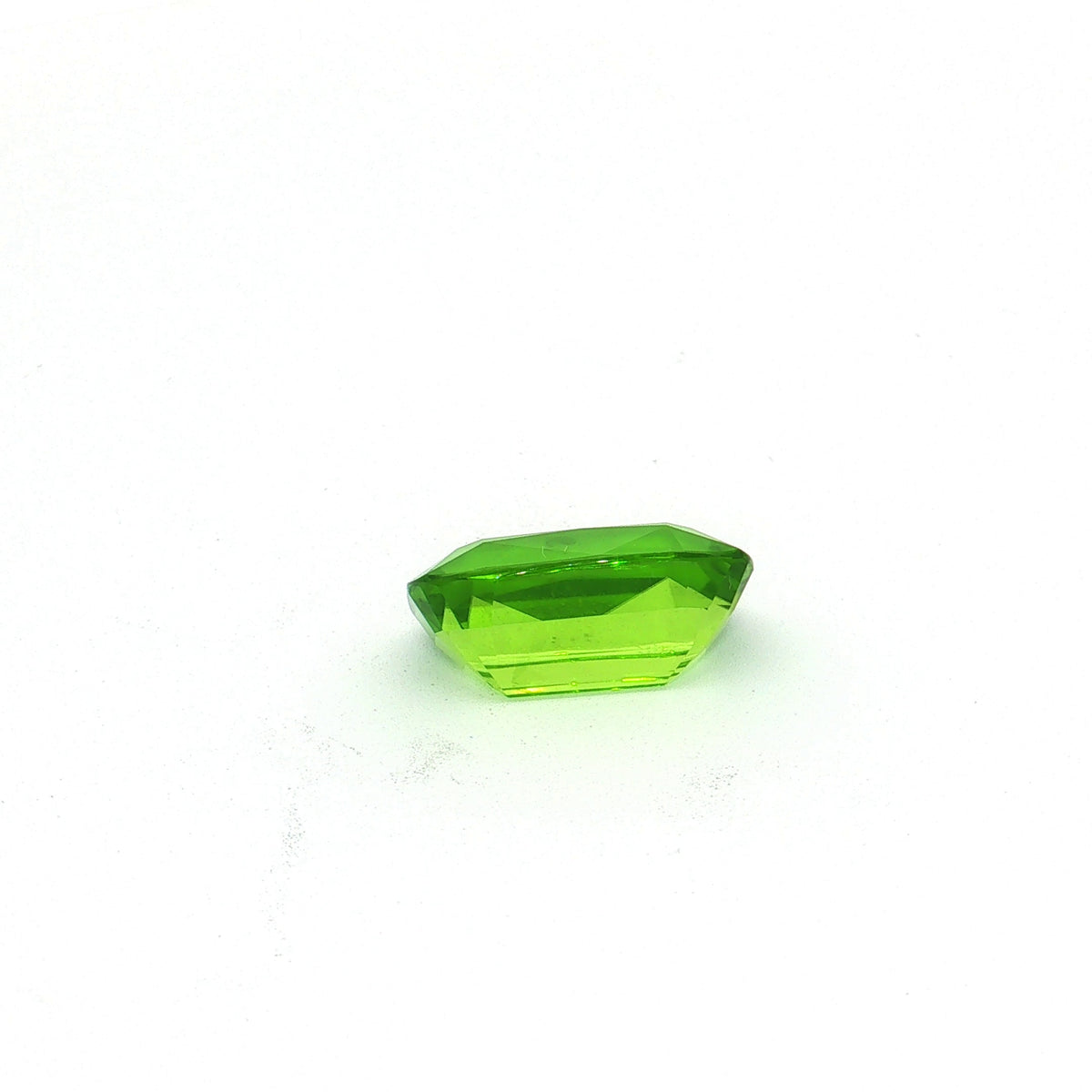 Burmese Yellowish Green Peridot, 11.88 ct — view 3