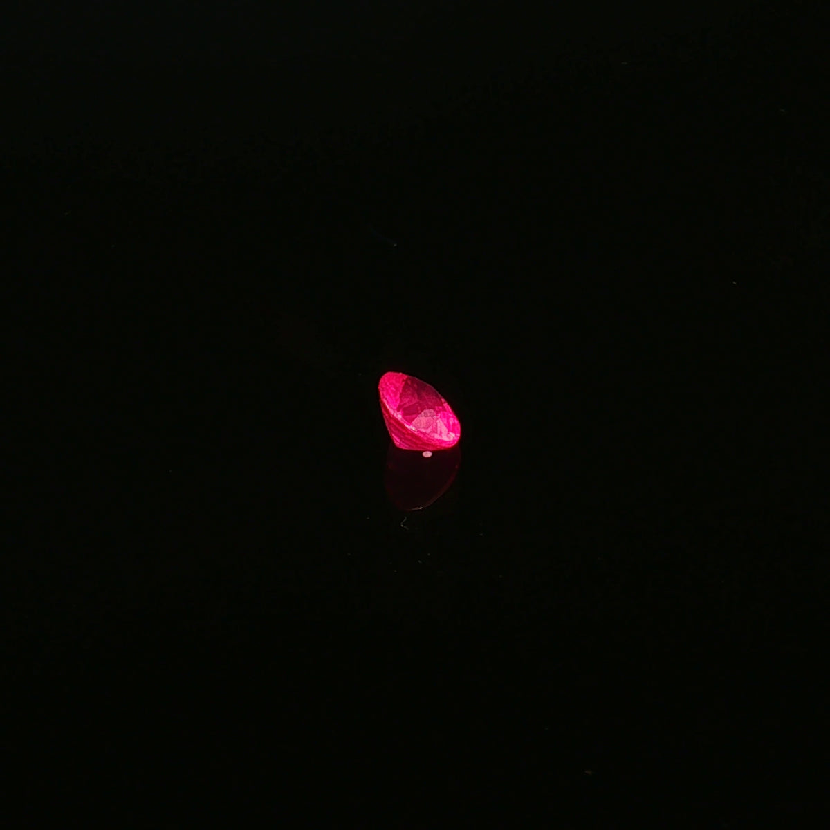 Mahenge Vibrant Pink Spinel, 0.51 ct — view 4