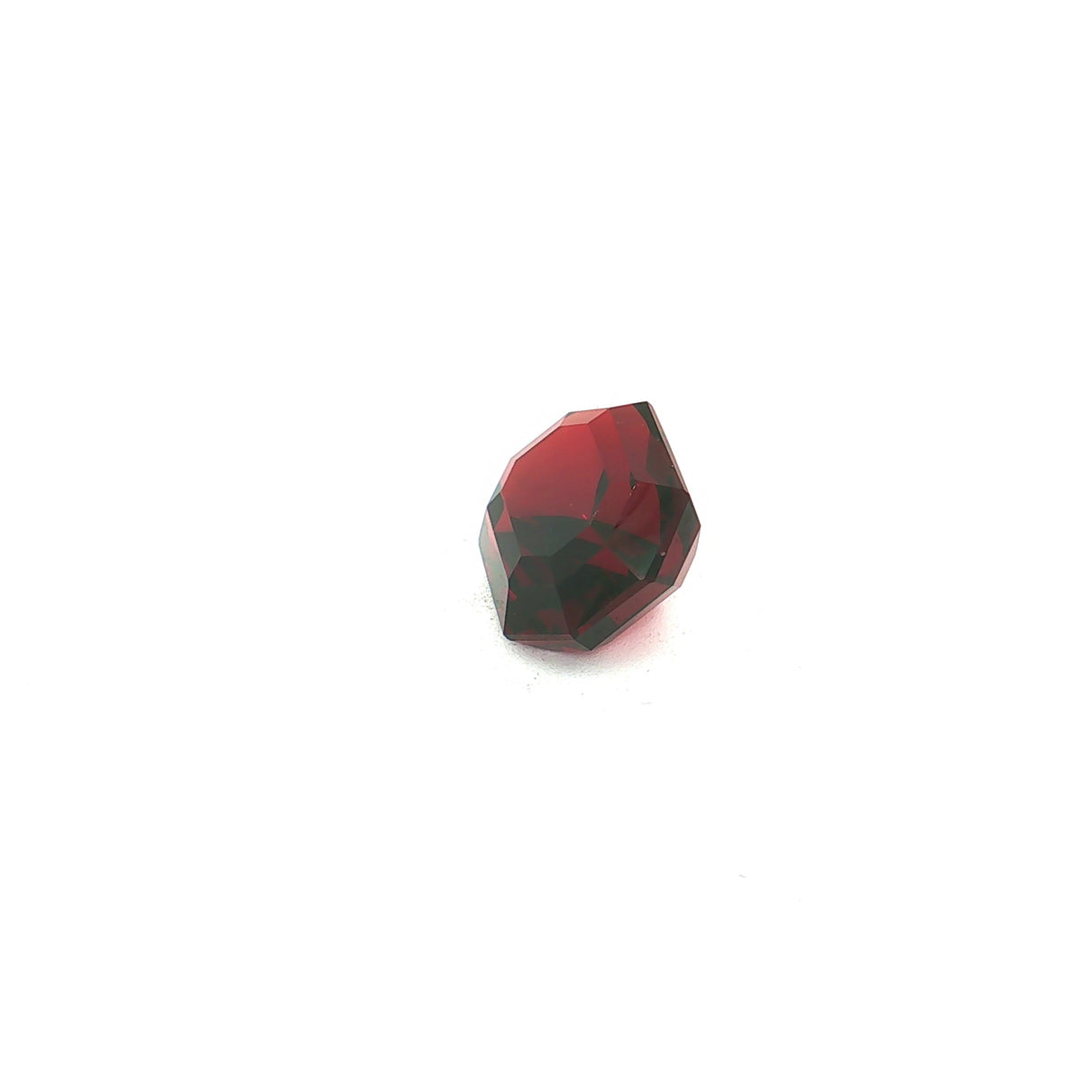 Vivid Red Almandine Garnet, 14.84 ct — view 2