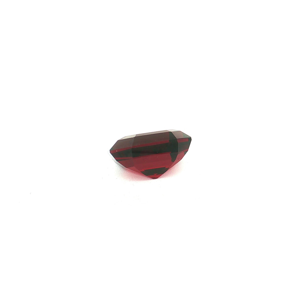 Vivid Red Almandine Garnet, 14.84 ct — view 3