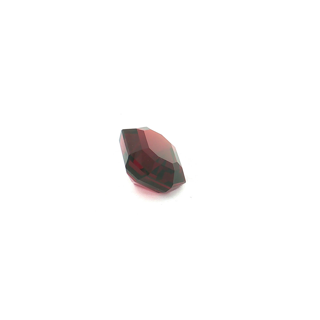 Vivid Red Almandine Garnet, 14.84 ct — view 4
