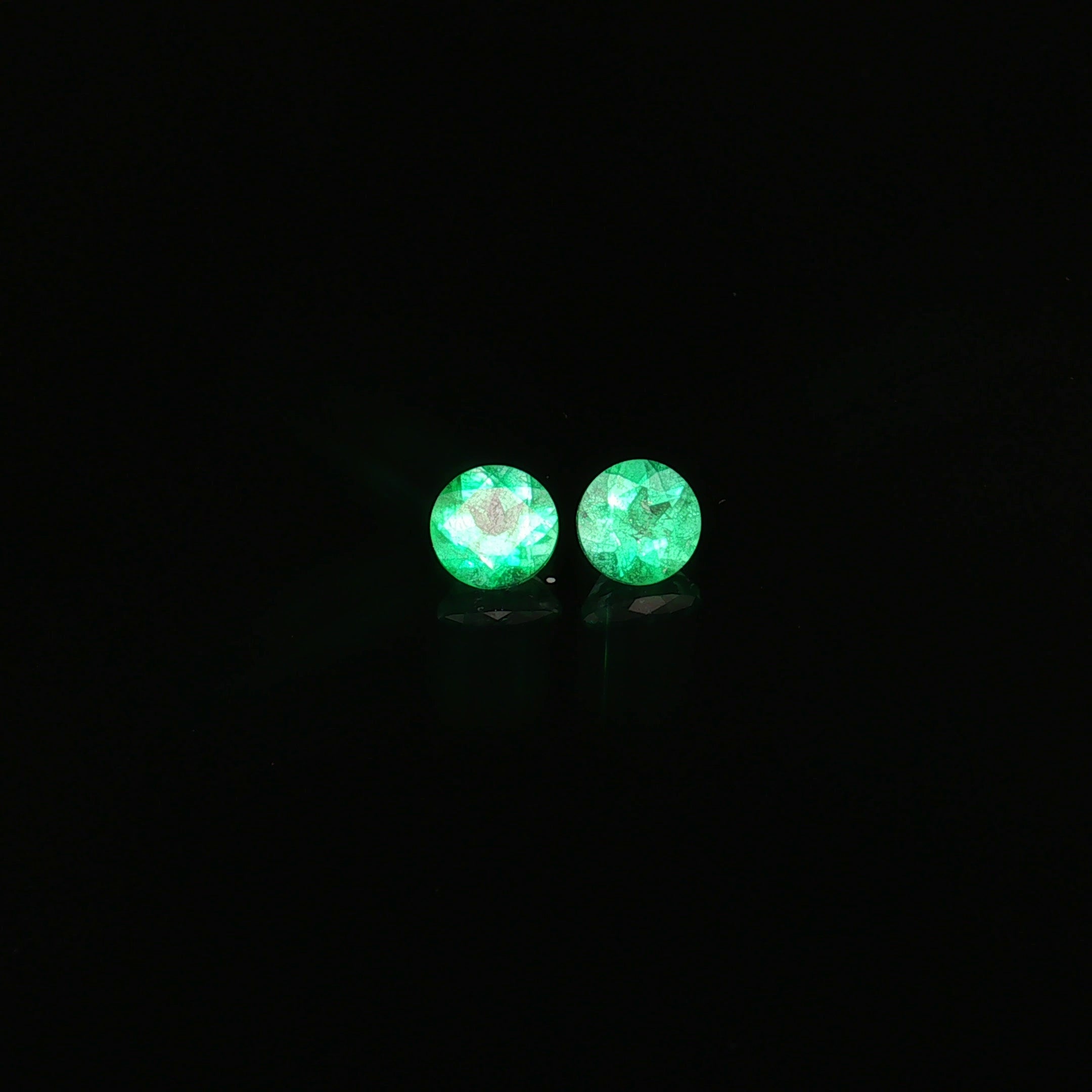 Colombian Emerald Pair, 1.8 ct, Round · Brilliant / Fancy