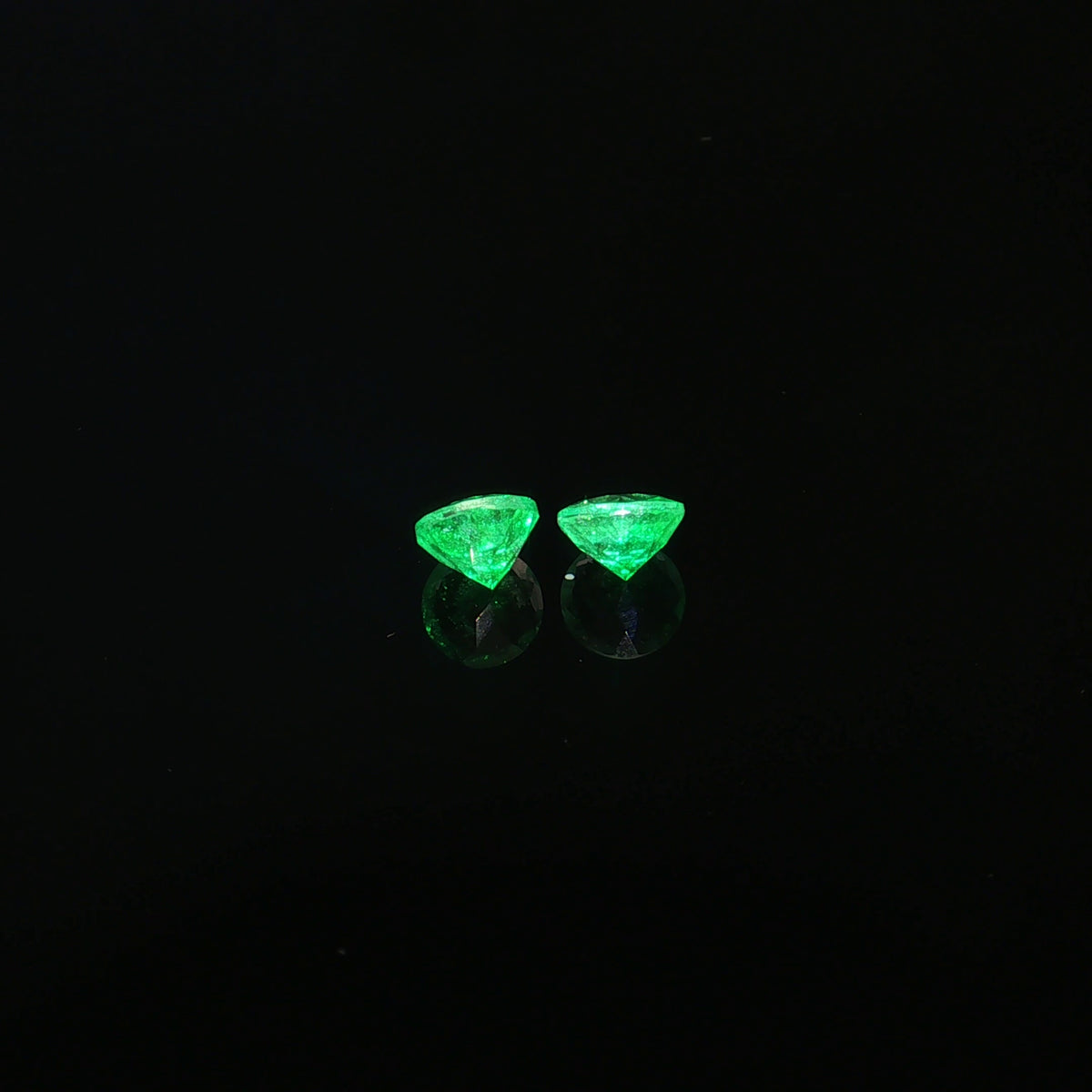 Colombian Emerald Pair, 1.8 ct — view 3