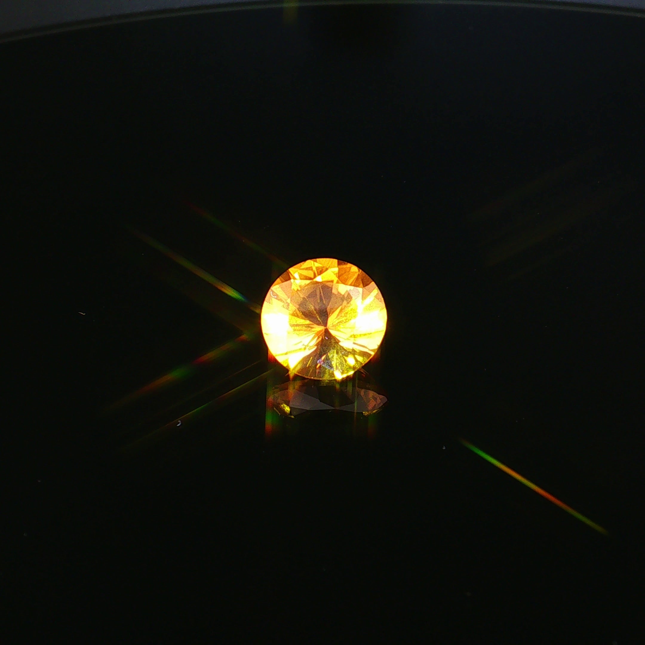 Round Golden Citrine, 3.34 ct, Round · Brilliant