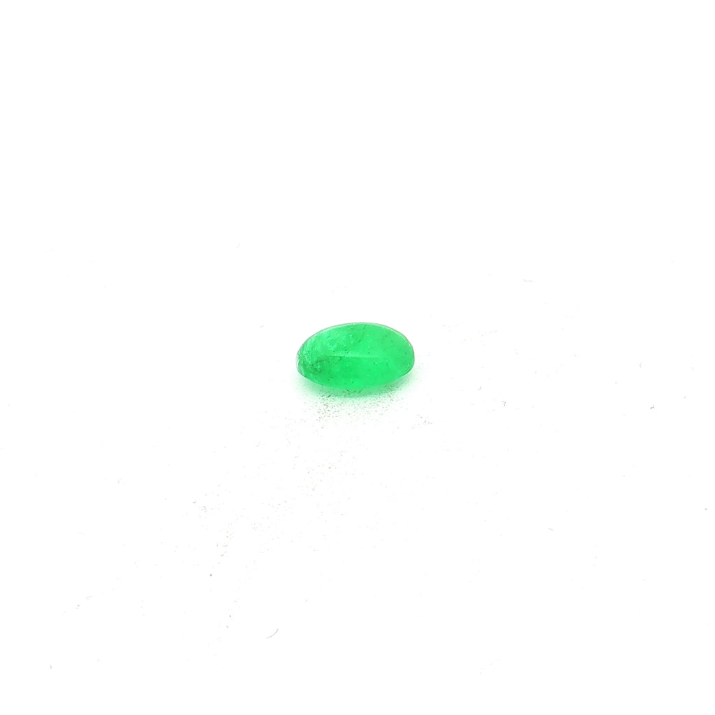 Emerald Cabochon, 2.18 ct, Oval · Cabochon