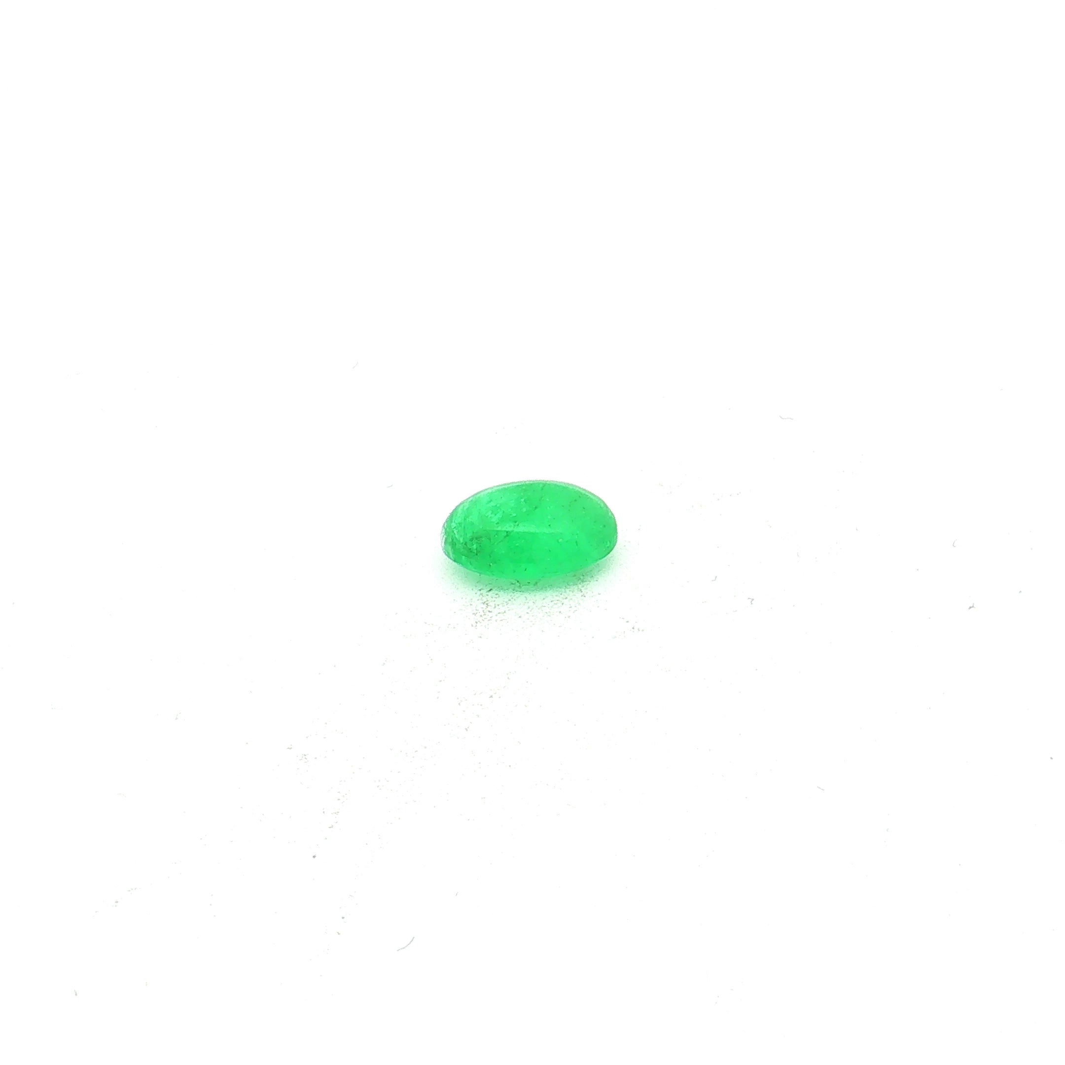 Emerald Cabochon, 2.18 ct, Oval · Cabochon