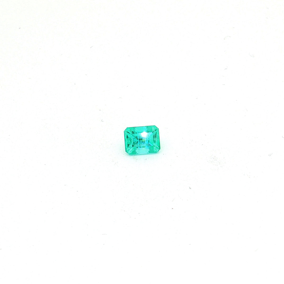 Russian Emerald, 1.05 ct — video