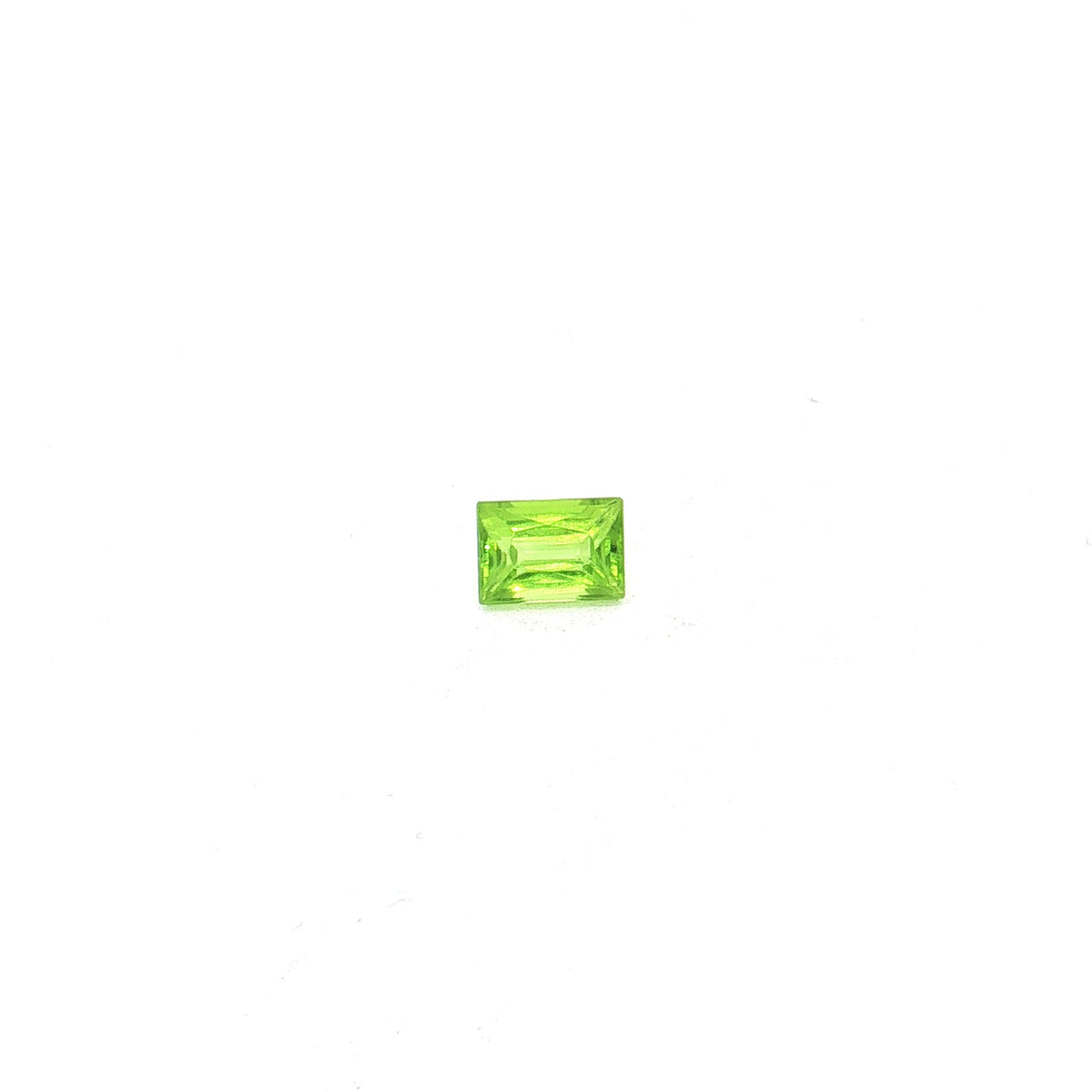 Emerald-Cut Yellowish Green Peridot UN-0291 — 360° video