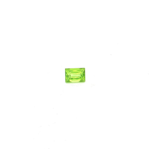 Emerald-Cut Yellowish Green Peridot UN-0291 — 360° video