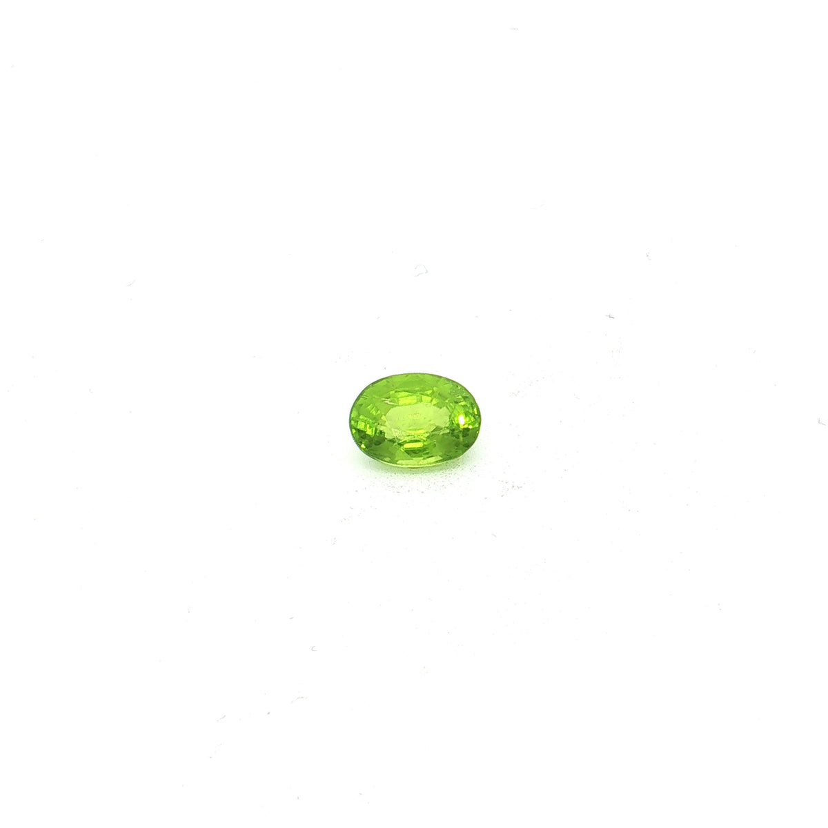 Oval Yellowish Green Peridot UN-0292 — 360° video