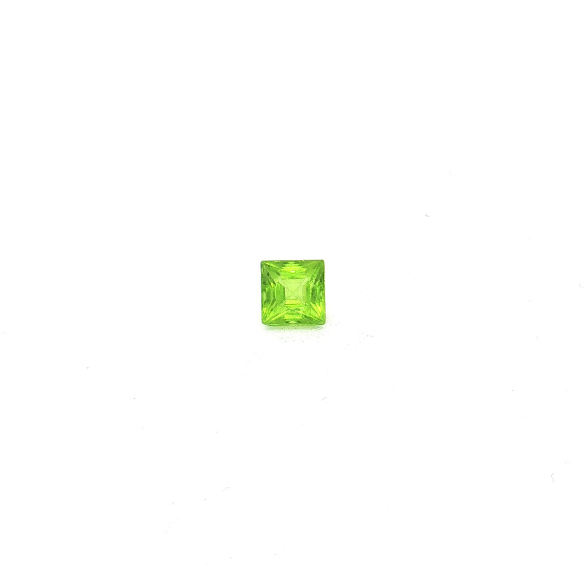 Emerald-Cut Yellowish Green Peridot UN-0304 — 360° video