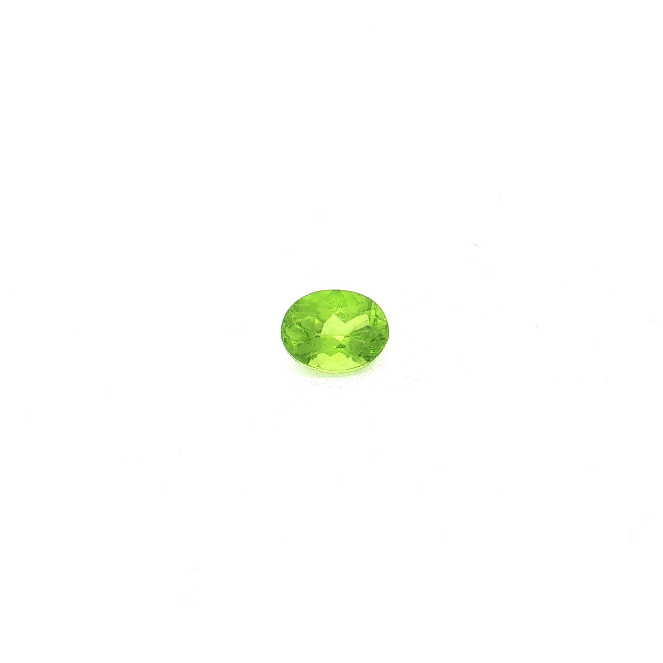 Oval Yellowish Green Peridot UN-0308 — 360° video