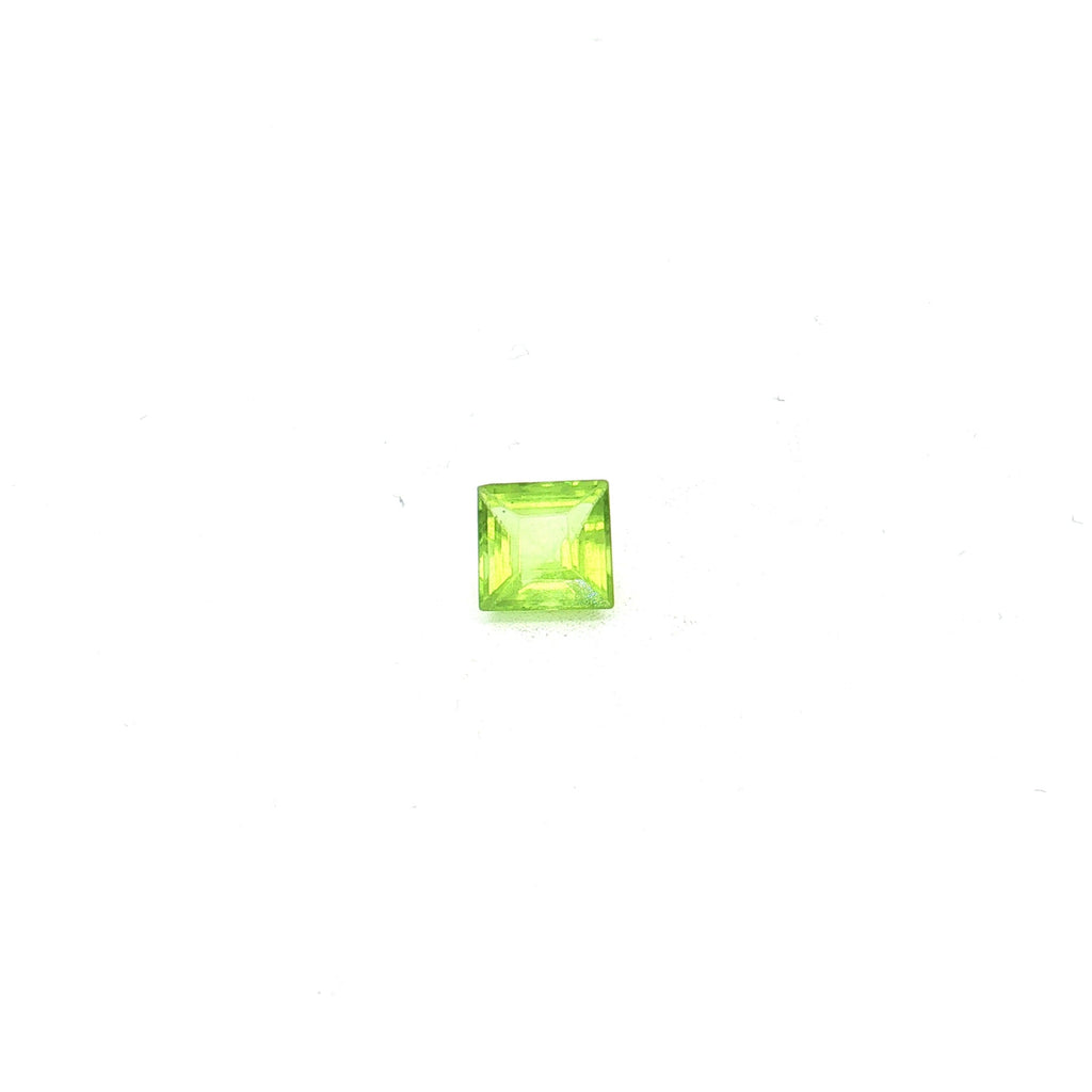 Emerald-Cut Yellowish Green Peridot UN-0313 — 360° video