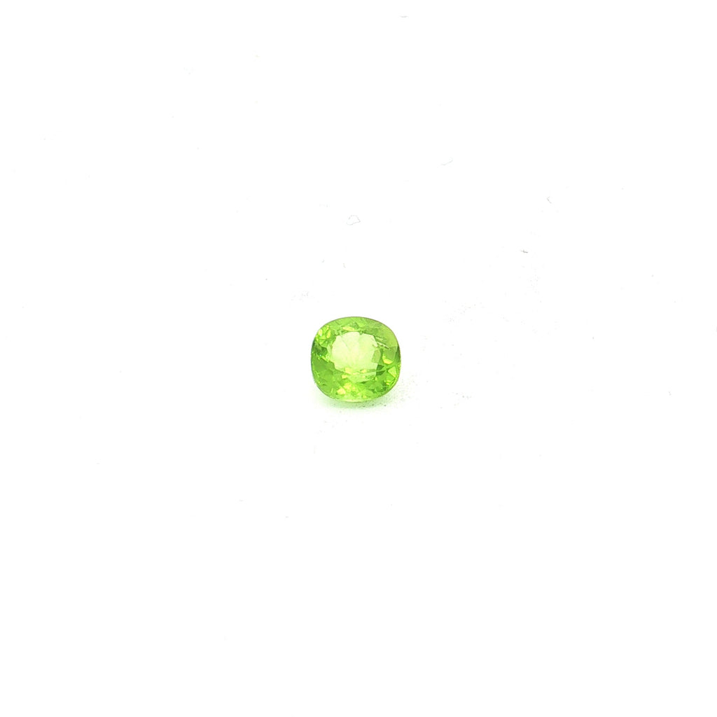 Cushion Yellowish Green Peridot UN-0315 — 360° video