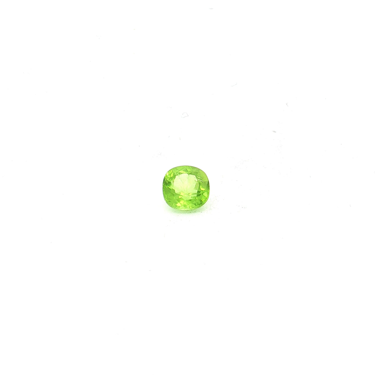 Cushion Yellowish Green Peridot UN-0315 — 360° video