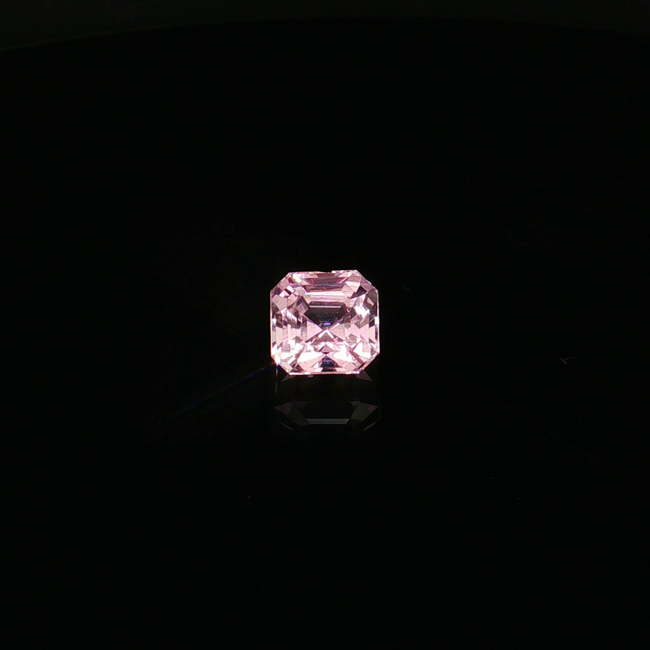 Pink Imperial Topaz, 4.94 ct — video