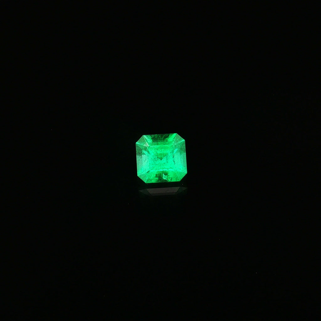 Muzo Vivid Green Emerald, 2.55 ct — video