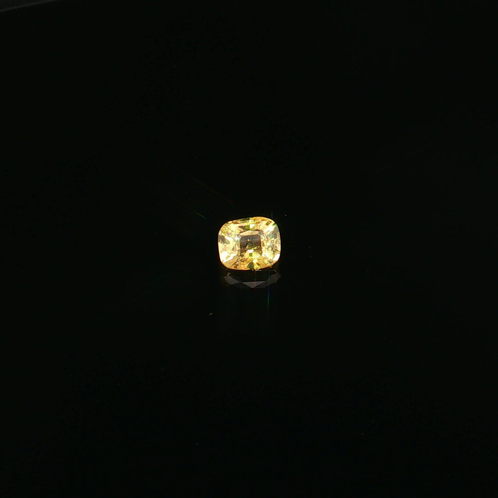 Colour-Change Alexandrite, 1.63 ct — video