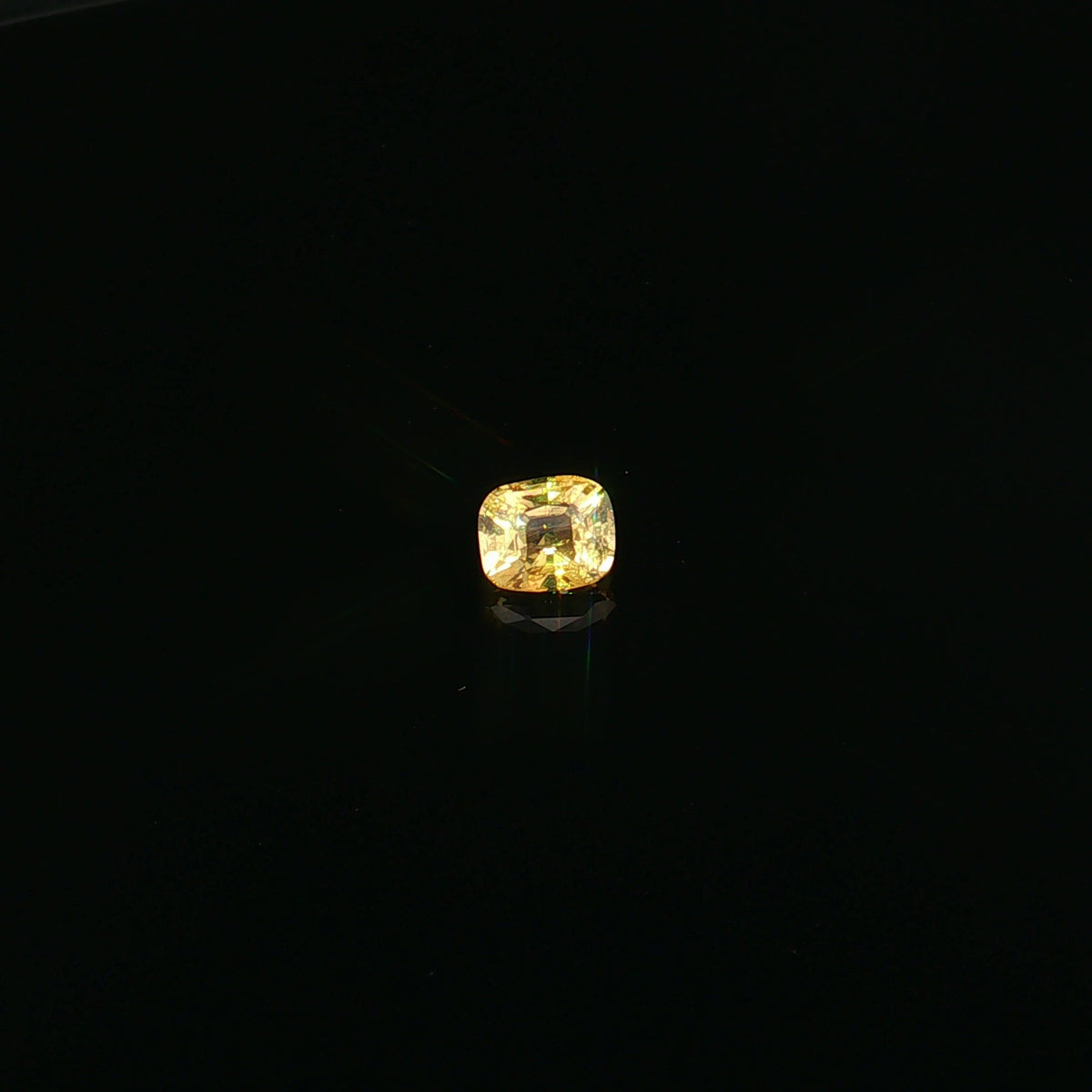 Colour-Change Alexandrite, 1.63 ct — video