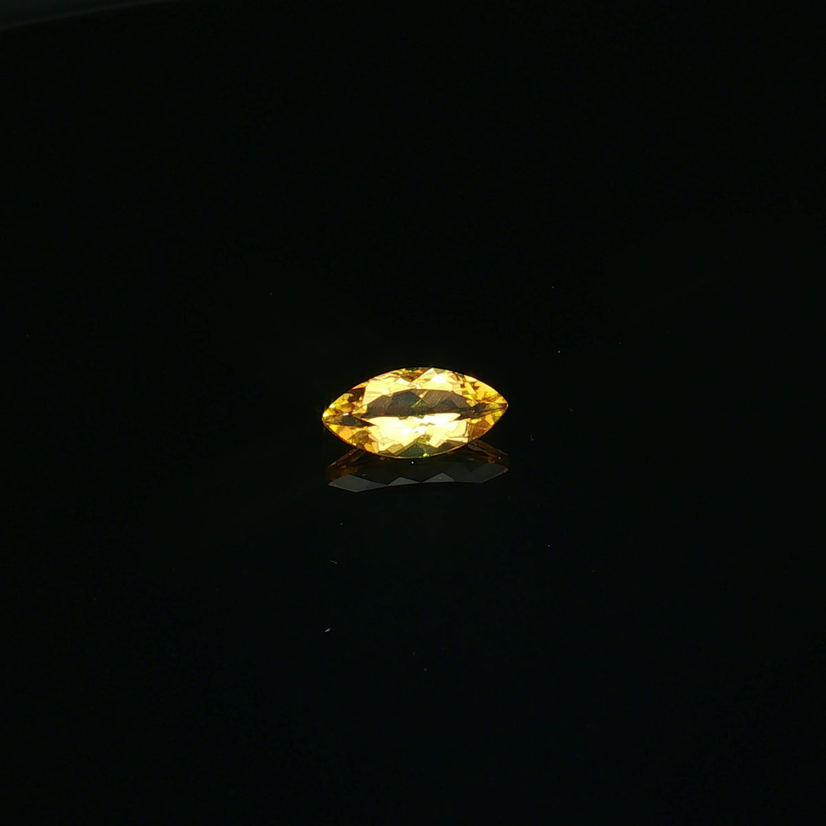 Marquise-Cut Golden Citrine, 1.5 ct — video