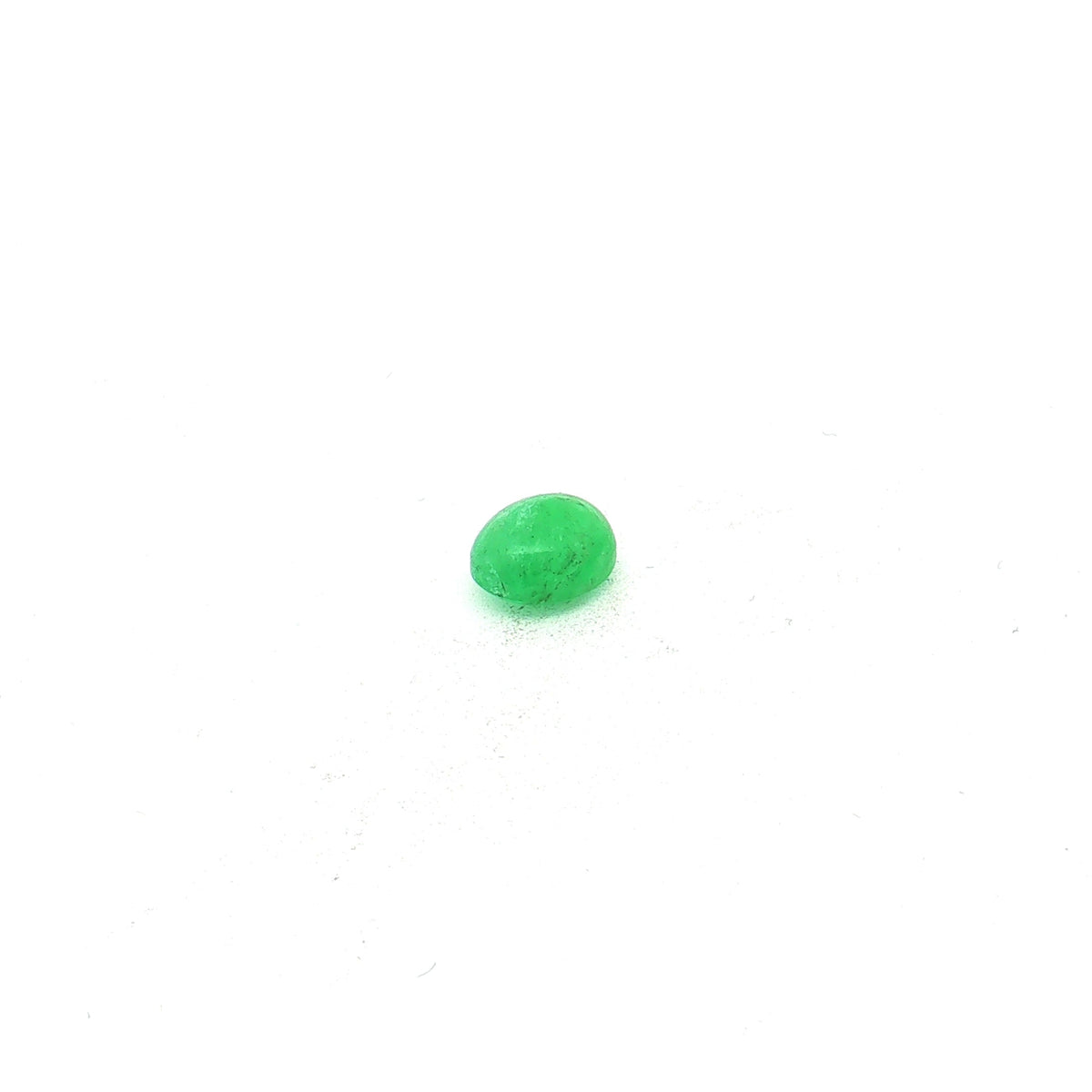 Emerald Cabochon, 1.92 ct — video